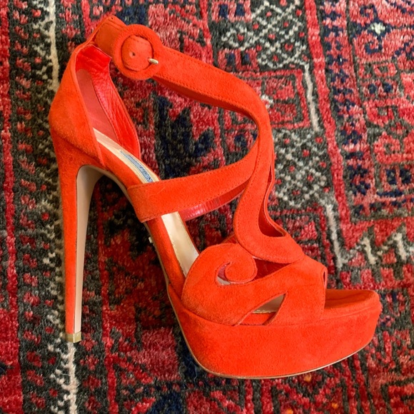 Gorgeous Prada heels - Picture 9 of 16